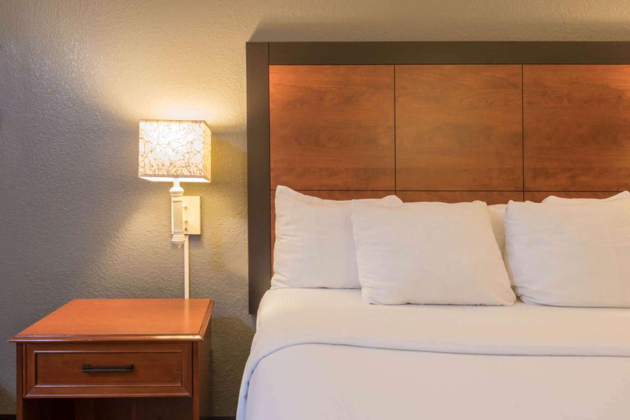 La Quinta Inn & Suites By Wyndham San Antonio Riverwalk Zewnętrze zdjęcie