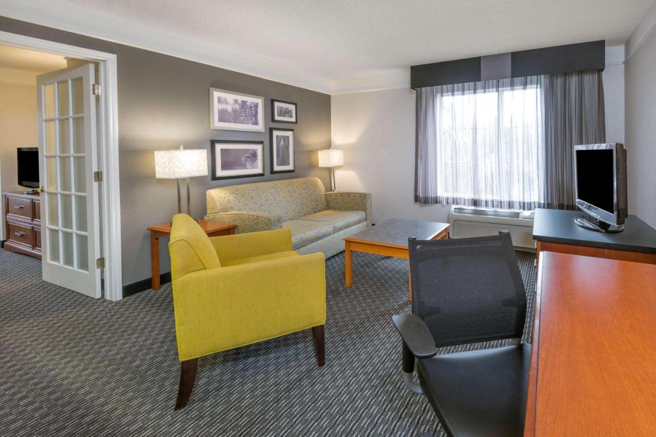 La Quinta Inn & Suites By Wyndham San Antonio Riverwalk Zewnętrze zdjęcie