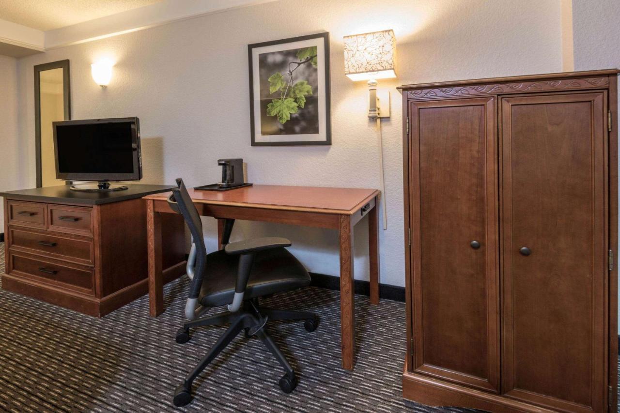 La Quinta Inn & Suites By Wyndham San Antonio Riverwalk Zewnętrze zdjęcie