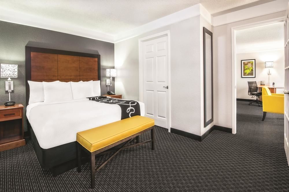 La Quinta Inn & Suites By Wyndham San Antonio Riverwalk Zewnętrze zdjęcie